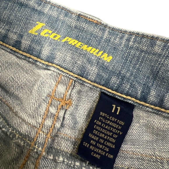 Z. Co Premium women’s juniors jeans shorts Bermuda distressed sz 11 - Picture 4 of 6